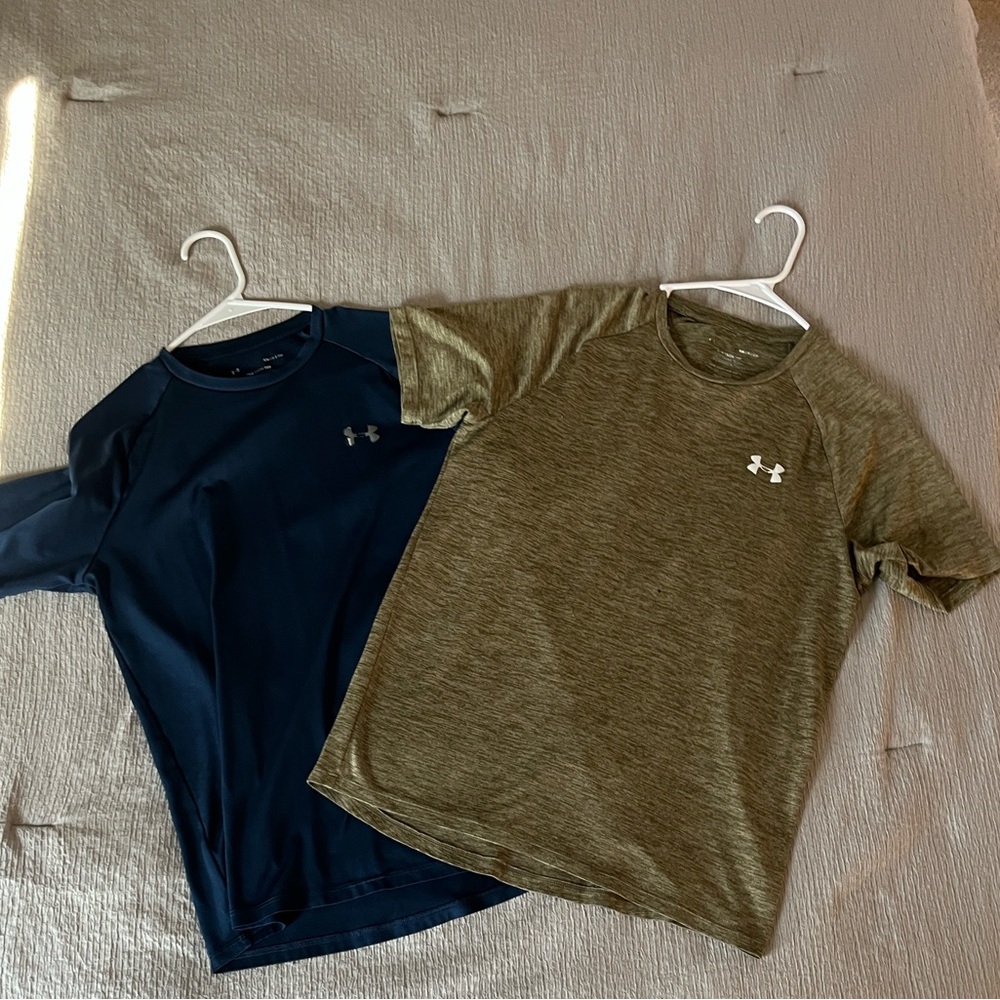 2 Men’s Under Armour shirts